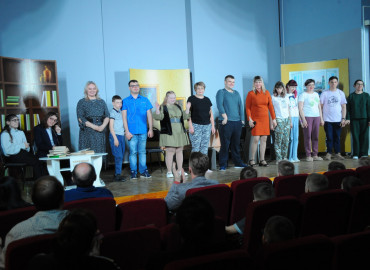 Особенные актеры представили премьеру спектакля о семейных ценностях в Сызрани